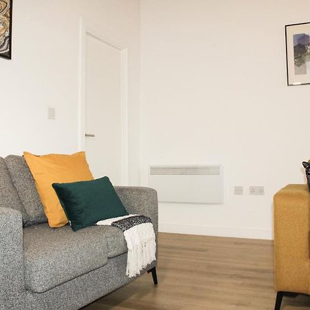 Modern Luxury Serviced Duplex Apartments By Repose- 150 Metro Court, West Bromwich Eksteriør billede