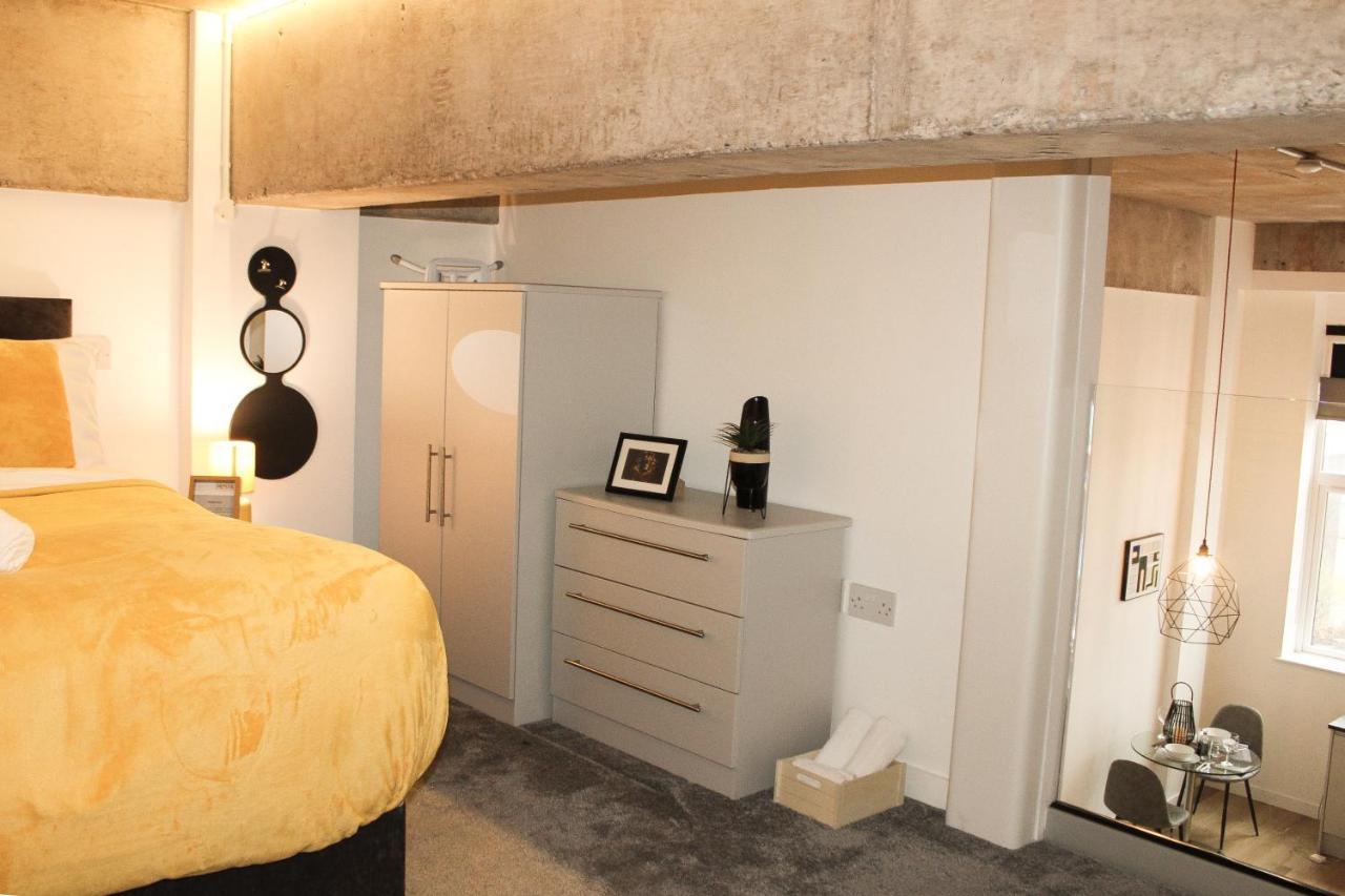 Modern Luxury Serviced Duplex Apartments By Repose- 150 Metro Court, West Bromwich Eksteriør billede