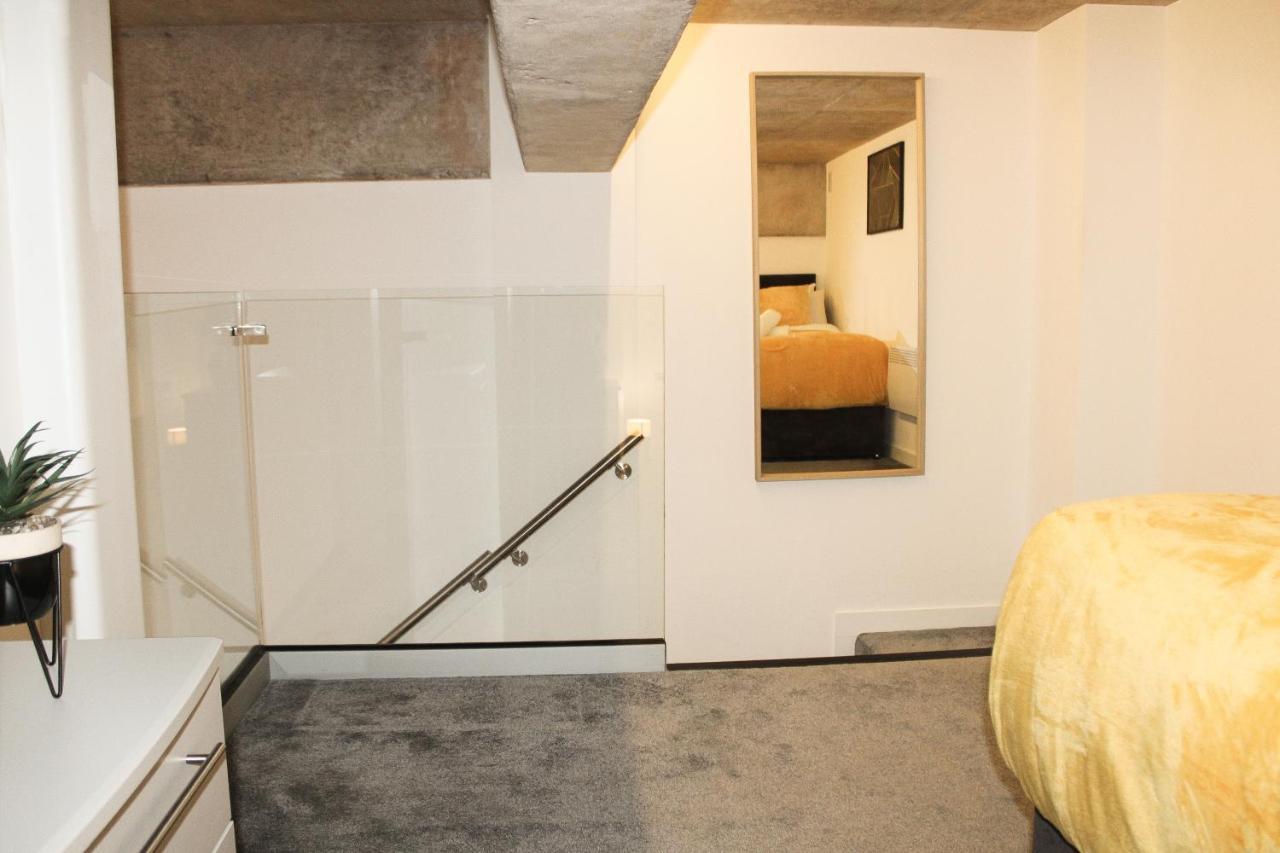 Modern Luxury Serviced Duplex Apartments By Repose- 150 Metro Court, West Bromwich Eksteriør billede