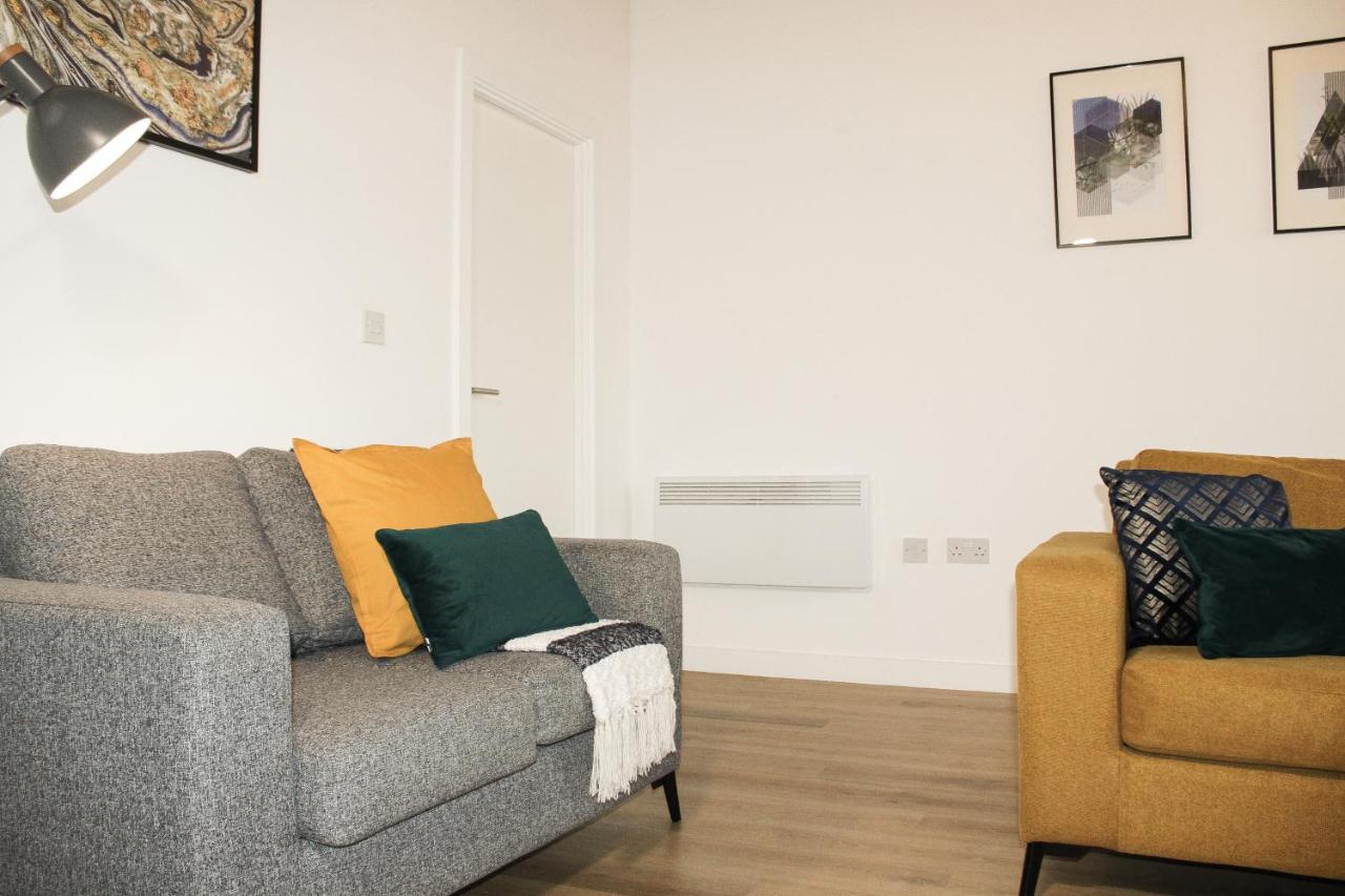 Modern Luxury Serviced Duplex Apartments By Repose- 150 Metro Court, West Bromwich Eksteriør billede
