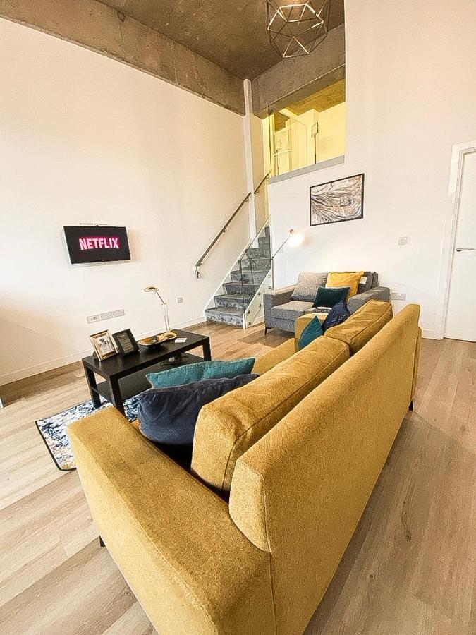 Modern Luxury Serviced Duplex Apartments By Repose- 150 Metro Court, West Bromwich Eksteriør billede