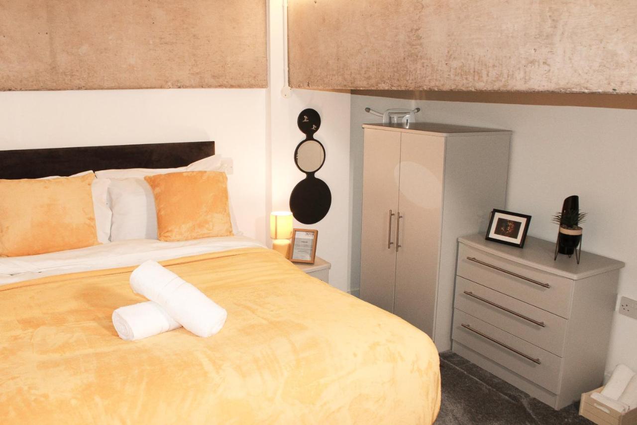 Modern Luxury Serviced Duplex Apartments By Repose- 150 Metro Court, West Bromwich Eksteriør billede