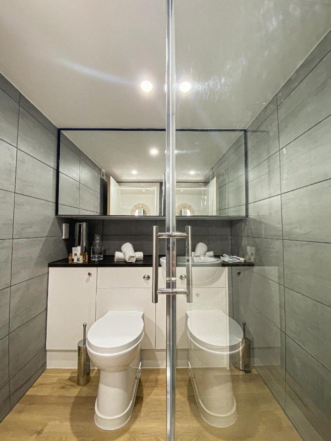 Modern Luxury Serviced Duplex Apartments By Repose- 150 Metro Court, West Bromwich Eksteriør billede