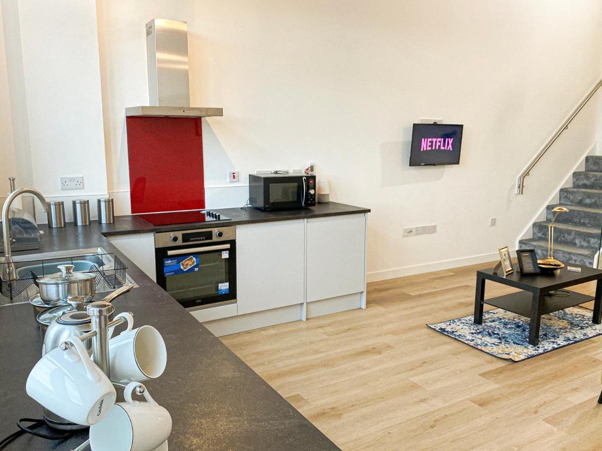 Modern Luxury Serviced Duplex Apartments By Repose- 150 Metro Court, West Bromwich Eksteriør billede