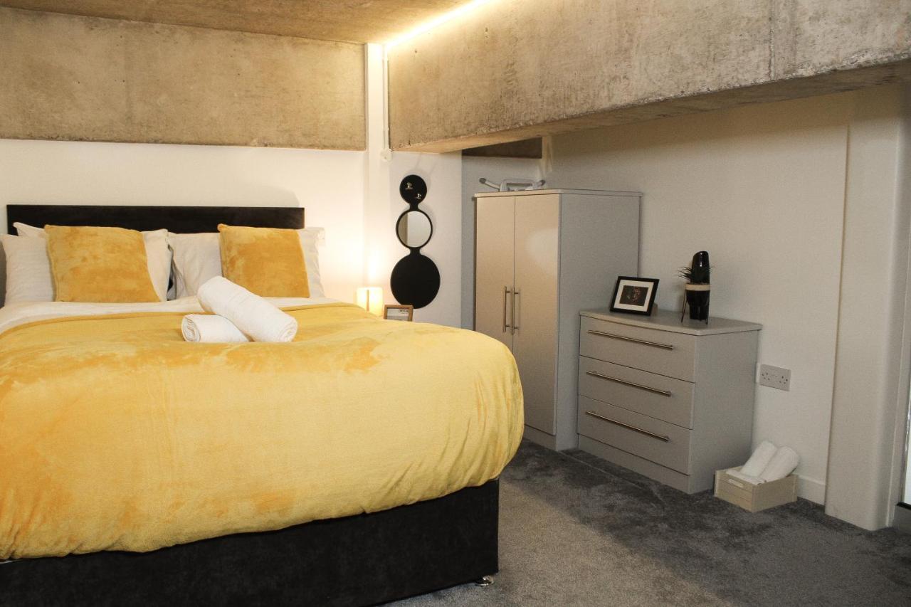 Modern Luxury Serviced Duplex Apartments By Repose- 150 Metro Court, West Bromwich Eksteriør billede