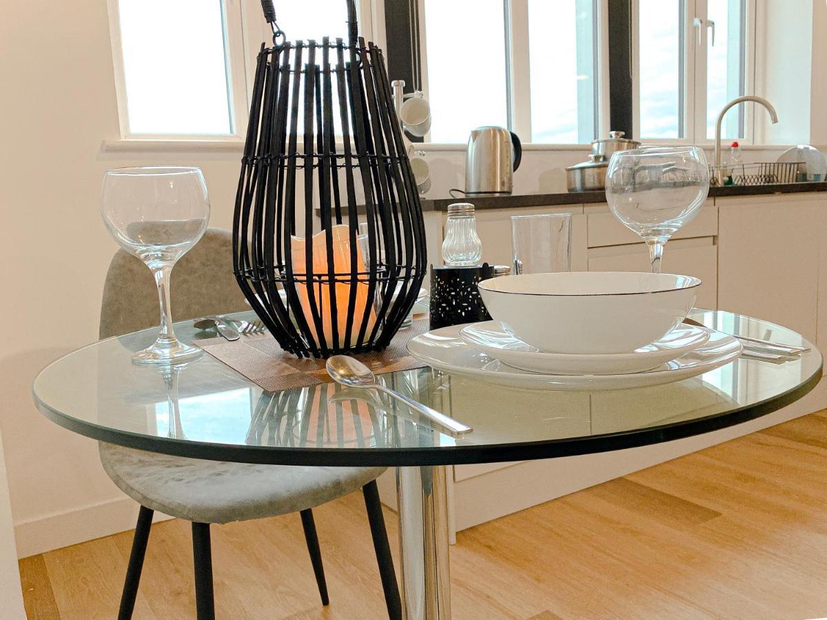 Modern Luxury Serviced Duplex Apartments By Repose- 150 Metro Court, West Bromwich Eksteriør billede