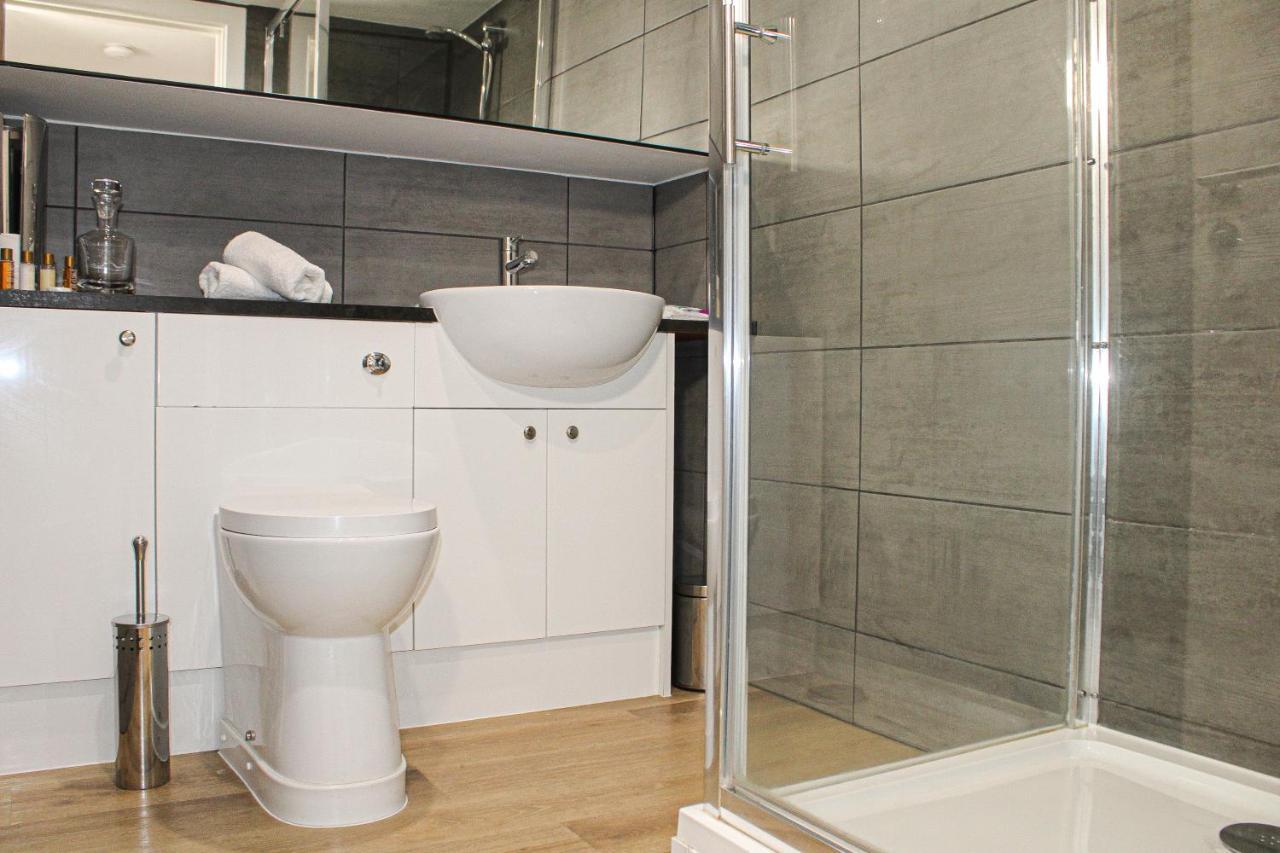 Modern Luxury Serviced Duplex Apartments By Repose- 150 Metro Court, West Bromwich Eksteriør billede