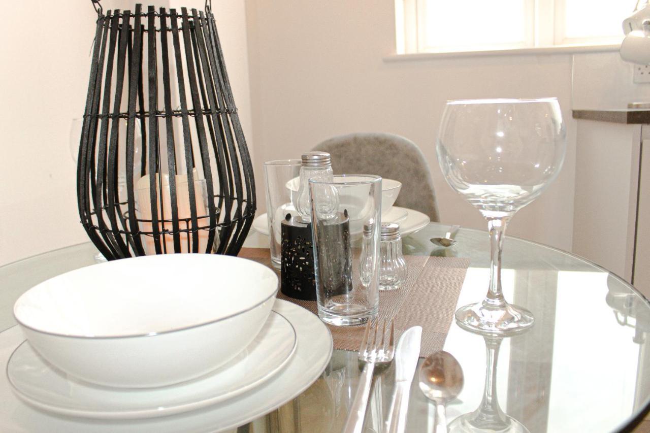 Modern Luxury Serviced Duplex Apartments By Repose- 150 Metro Court, West Bromwich Eksteriør billede