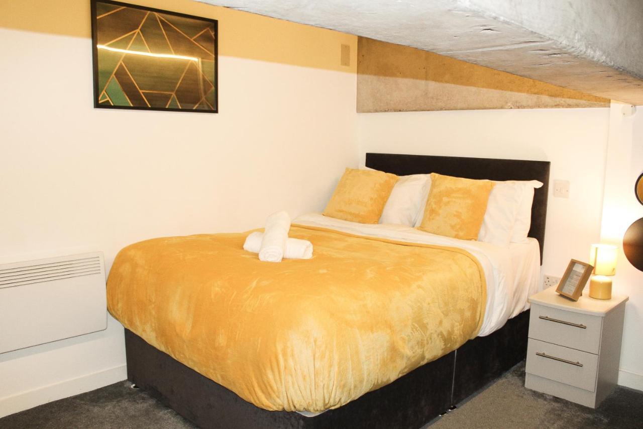 Modern Luxury Serviced Duplex Apartments By Repose- 150 Metro Court, West Bromwich Eksteriør billede