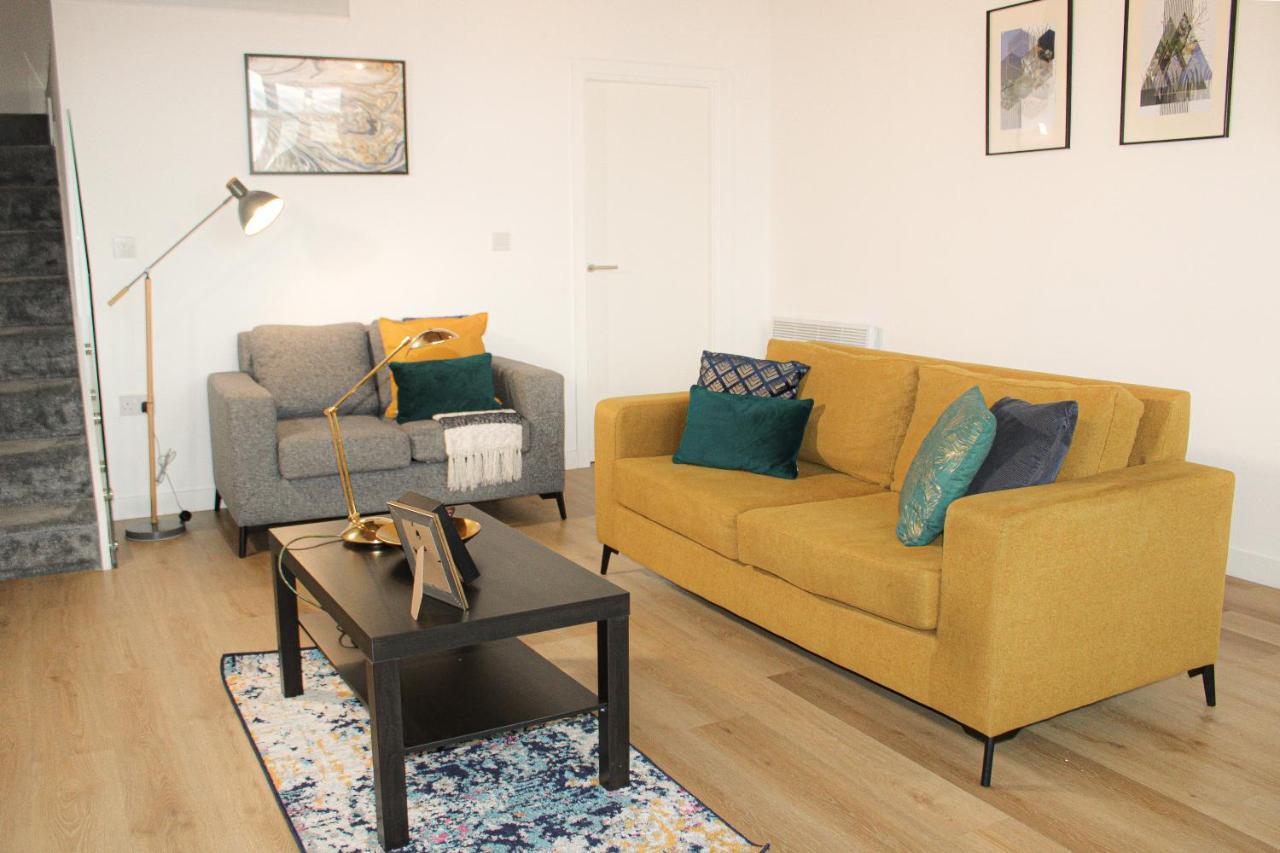 Modern Luxury Serviced Duplex Apartments By Repose- 150 Metro Court, West Bromwich Eksteriør billede